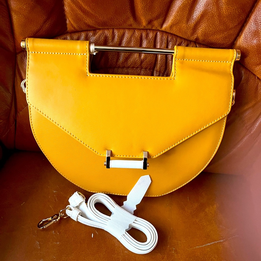 NWT Matmazel design beautiful  orange   hand bag .